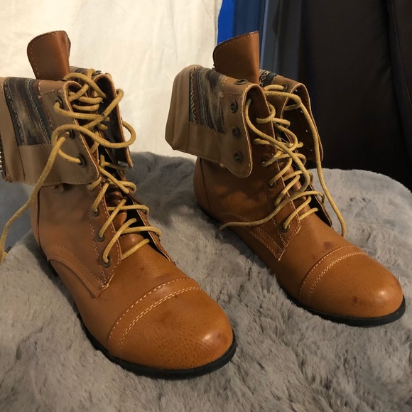 Aztec Design Boots - Picture 2 of 5